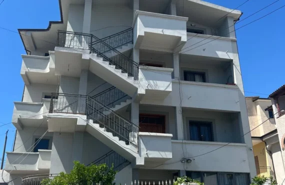 Three-bedroom apartment with an open sea view