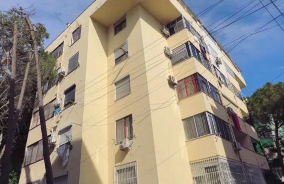 Apartament z widokiem na morze, dwoma balkonami i dostępem do tarasu na dachu