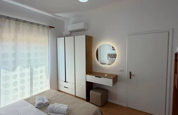 Apartament 1+1 me tarracë dhe ashensor në Durrës