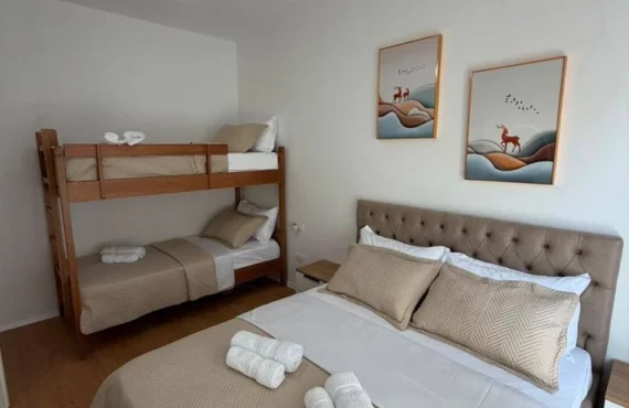 Apartament 1+1 me tarracë dhe ashensor në Durrës