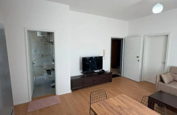Apartament 1+1 me tarracë dhe ashensor në Durrës