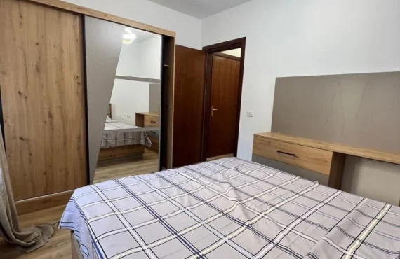 Zařízený byt pár kroků od borovic a pláže